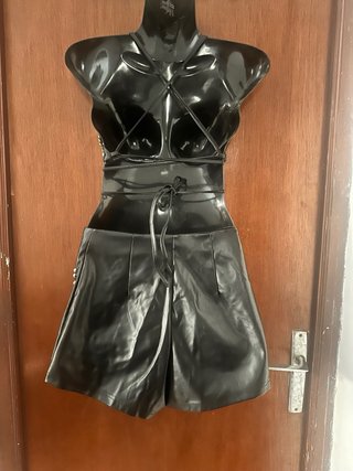 Conjunto Top y Short Negro Tachas