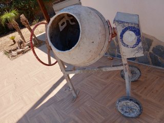 HORMIGONERA ELECTRICA 180L