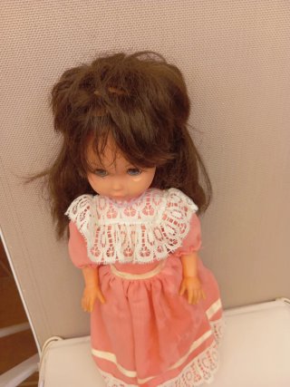Muñeca años 70 vestido rosa