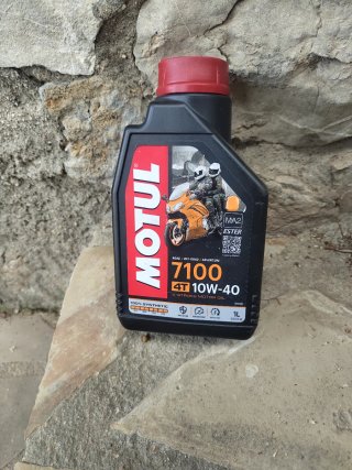 Aceite Motul 7100 4T 10W-40 1L