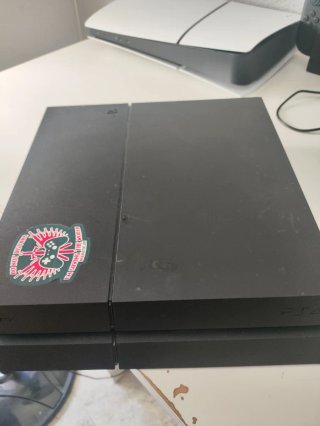PS4 1TB + Mando Original