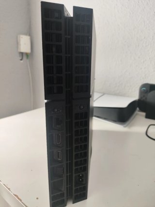 PS4 1TB + Mando Original