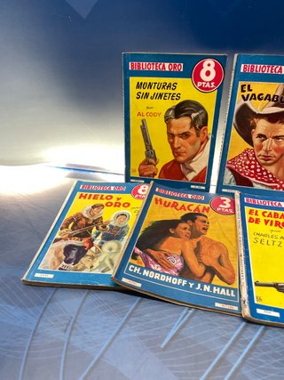 7 novelas pulp Comics biblioteca oro