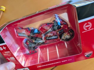 Maisto Ducati Desmosedici GP 23 1/18
