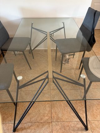 Mesa de cristal 162x92 cm ( las sillas se regalan)