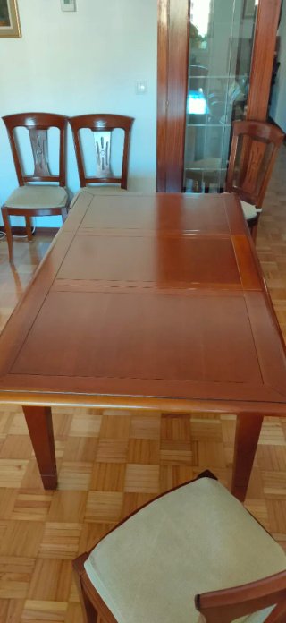 Mesa extensible y 6 sillas