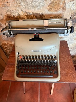 Máquina de escribir Hispano Olivetti Lexicon 80