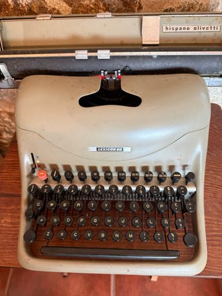 Máquina de escribir Hispano Olivetti Lexicon 80
