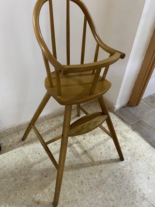 Trona de madera para bebé
