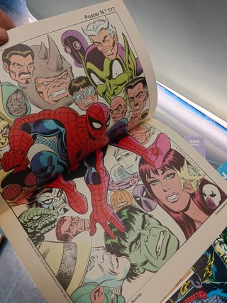 3 comics, forum, LA AVENTURA COMPLETAMENTE DIMINUTA DE SPIDEY , COMPLETA ,EXTRAS MARVEL - FORUM, con los posters