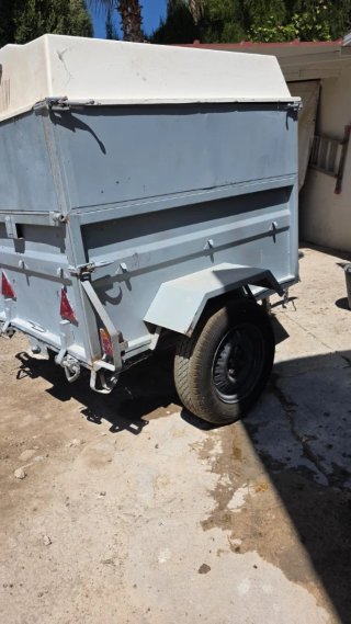 Remolque 750 kg basculante..........