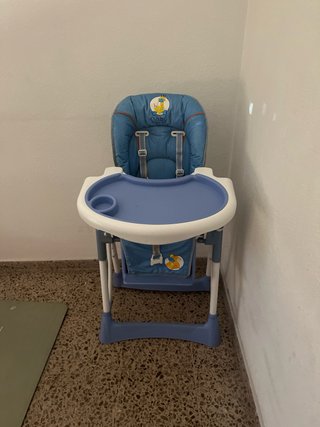 Trona infantil azul con estampado de jirafa