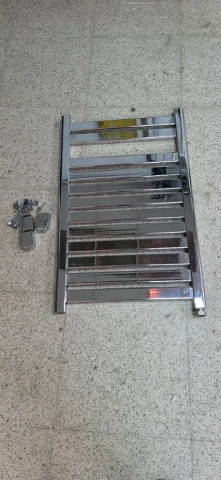 Radiador Toallero Metálico Plateado 50 por 80