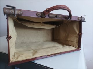 Maletín antiguo de piel