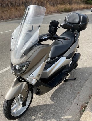 Maxi Scooter Gris y Negra