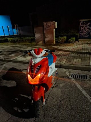 Yamaha Aerox minarelli horizontal top rosa