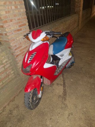 Yamaha Aerox minarelli horizontal top rosa