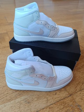 Air Jordan 1 MID SE | Talla 42.5