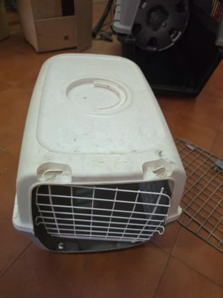 Transportín para mascotas gris y blanco