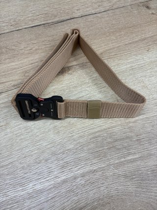 Cinturón Táctico Árido/Rojo Nuevo