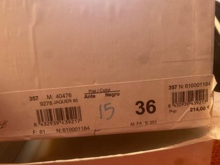 Zapatos de salón Farrutx negros talla 36 NUEVOS