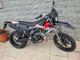 Rieju MRT 50 Supermotard Negra/Roja