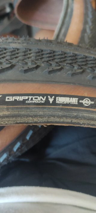 Cubierta Gravel Specialized Pathfinder Pro 700x42