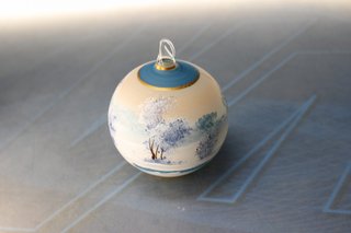 Bola vidrio soplado pintada a mano. Árbol de Navidad.