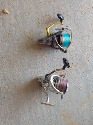 Due mulinelli da pesca surfcasting