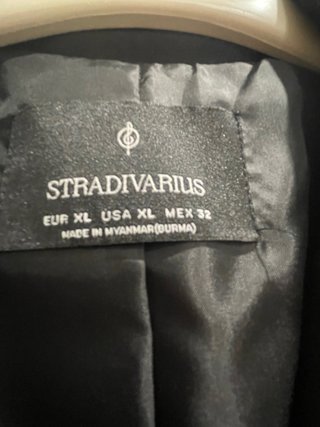 Americana Stradivarius Talla XL Negra