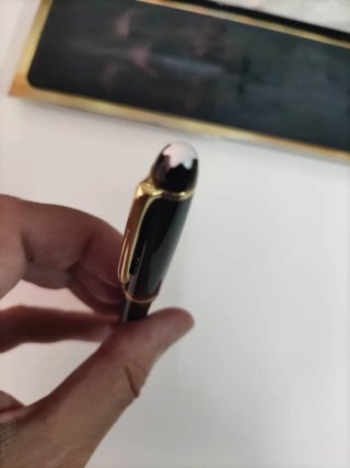 Bolígrafo Mont Blanc Negro y Dorado