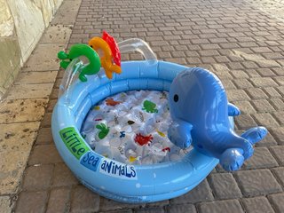 Piscina hinchable infantil con ballenas