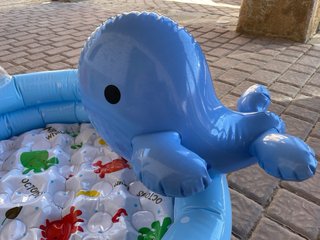 Piscina hinchable infantil con ballenas