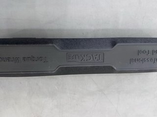 Llave dinamométrica Tacklife HTW1B