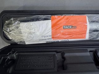 Llave dinamométrica Tacklife HTW1B