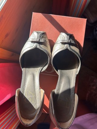 Zapatos de tacón Joni dorados y plateados