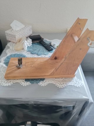 Jamonera de madera y metal