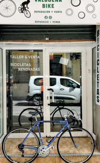 Bicicleta de carretera Arrow T54