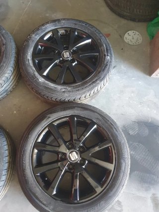Llantas de aleación negras seat vk 205 55 16