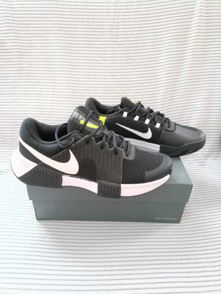 Zapatillas Nike Negras y Blancas