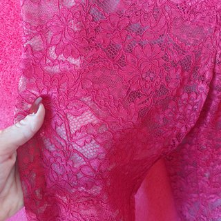 Traje de encaje rojo chaqueta y pantalón