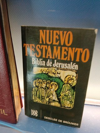 10 libros,  religiosos, eclesiásticos,con misales, diferentes editoriales
