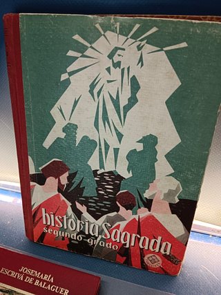 10 libros,  religiosos, eclesiásticos,con misales, diferentes editoriales