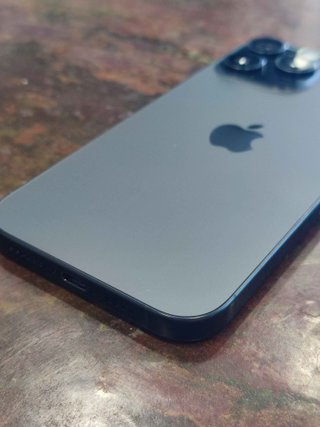iPhone 16 Pro Max 256Gb Black Titanium Seminuevo