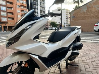 Honda PCX 2024 Blanca