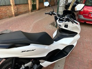 Honda PCX 2024 Blanca