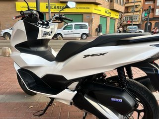 Honda PCX 2024 Blanca