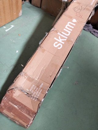 Mesa auxiliar para tumbona en acero Marietta SKLUM