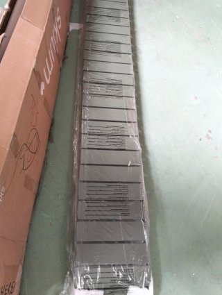 Mesa auxiliar para tumbona en acero Marietta SKLUM
