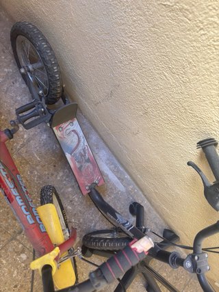Bicicleta y patinete infantil